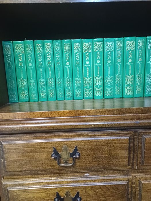 Продаются подписные книги