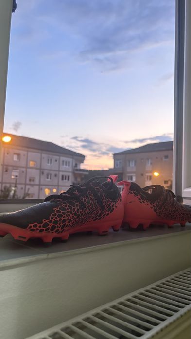 Ghete de fotbal puma