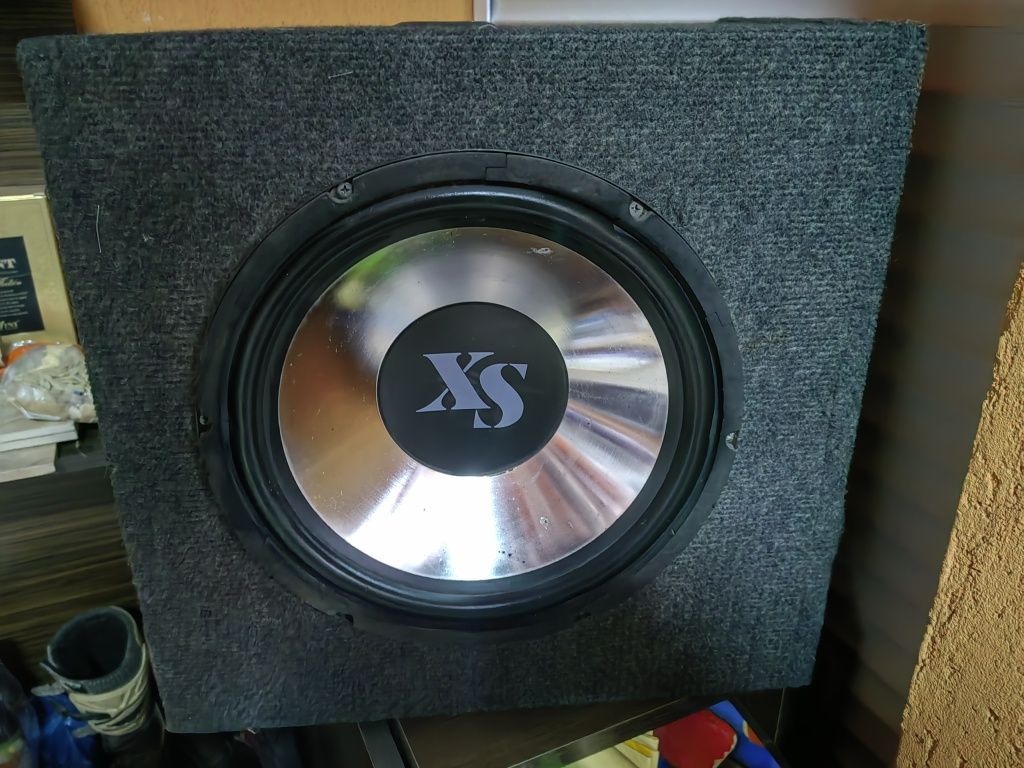 Vând 1 subwoofer auto.