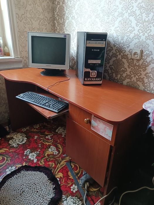 Kampyuter stol komplekt