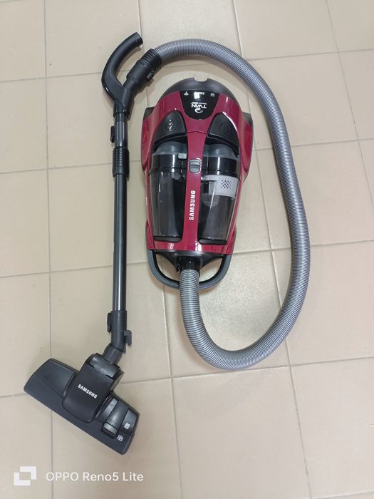 Пылесос Samsung.
