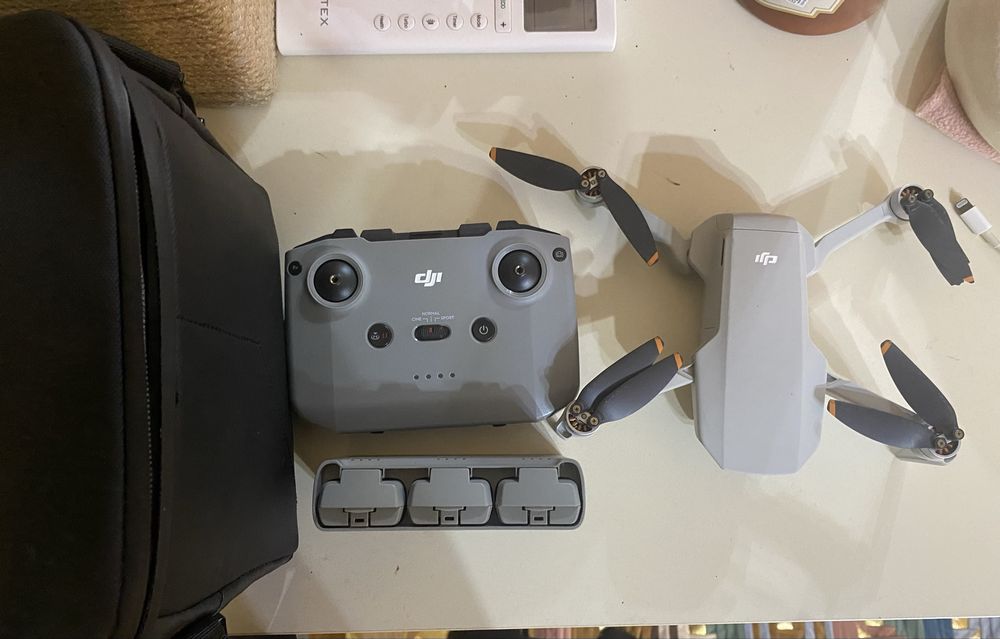 Продам дрон Dji mini 2 se