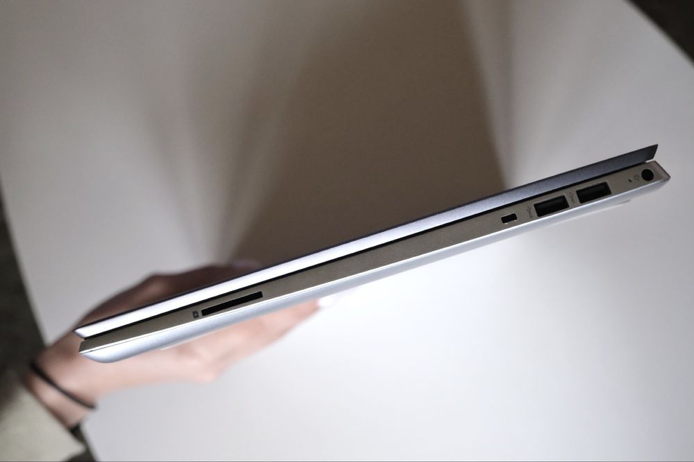 Продавам HP Pavilion 15-cs0006nu