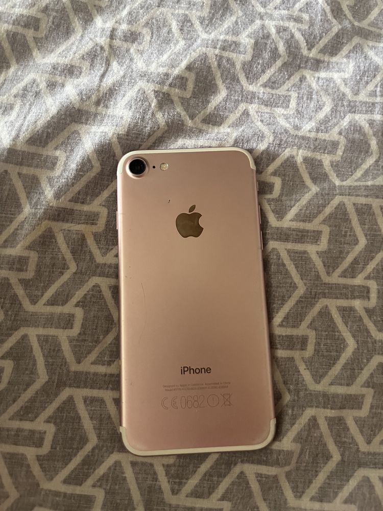 iPhone 7 / 128 gb Розовый