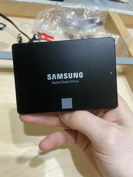 SSD Samsung 850 EVO 500GB 2.5” SATA III — надёжный системный диск