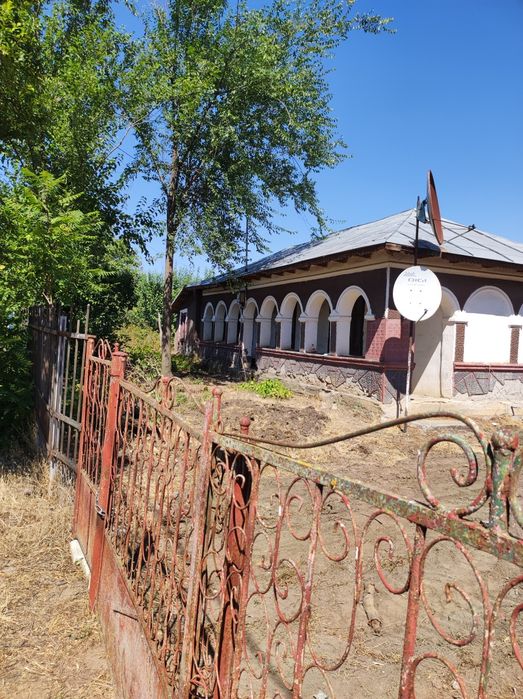 Vând casă bătrânească renovabila