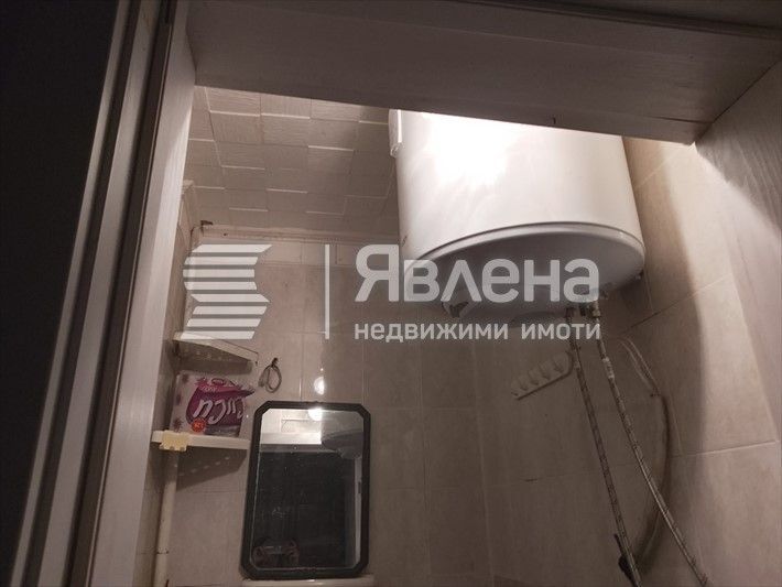 Двустаен апартамент с паркомясто Топ локация Център