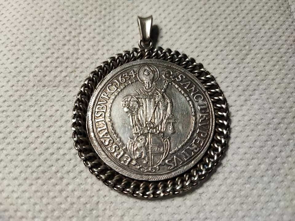 Medalion vintage argint cu thaler Paris Graf von Lodron 1634