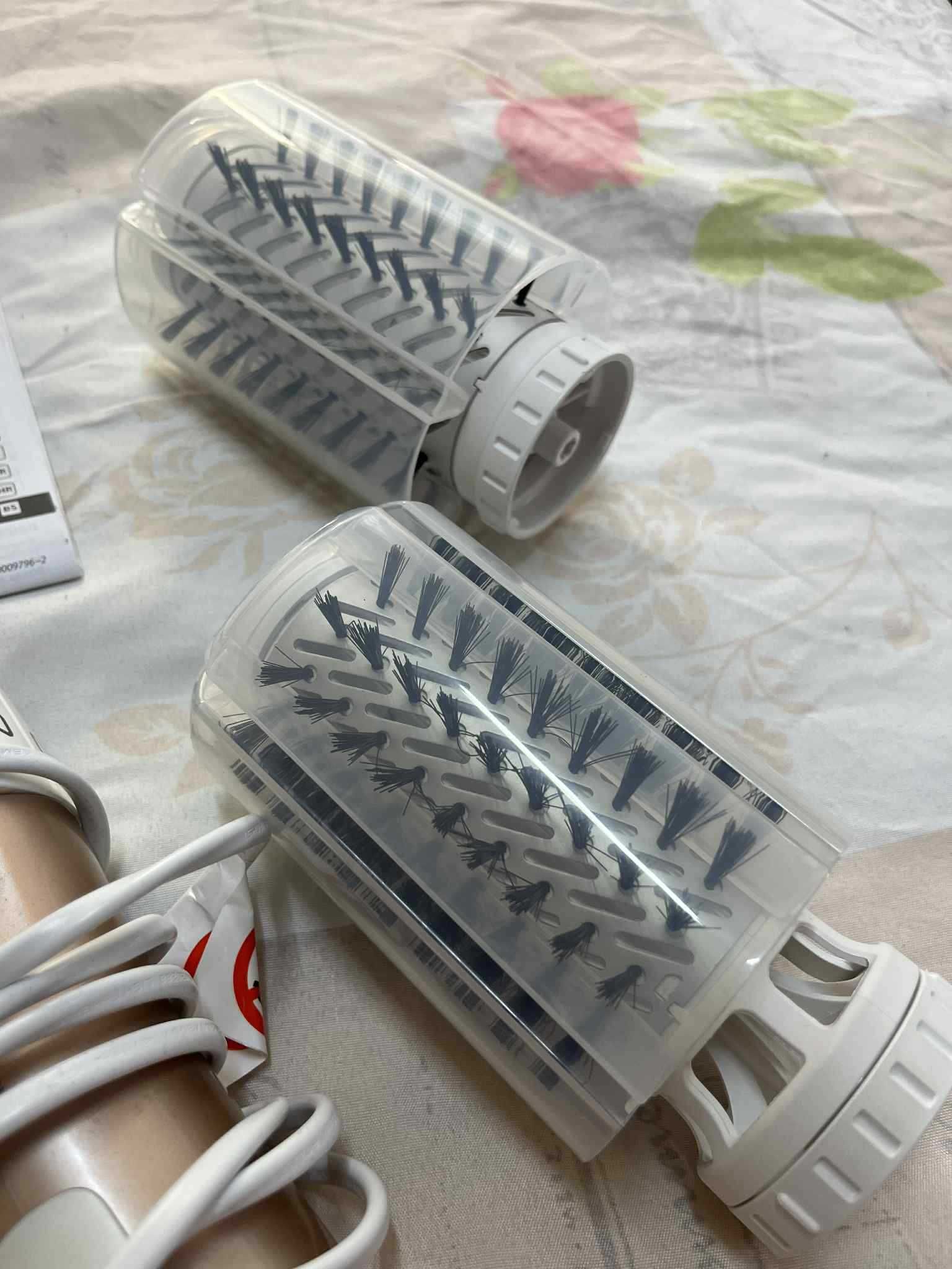 Продаввам професионална четка за къдрици.