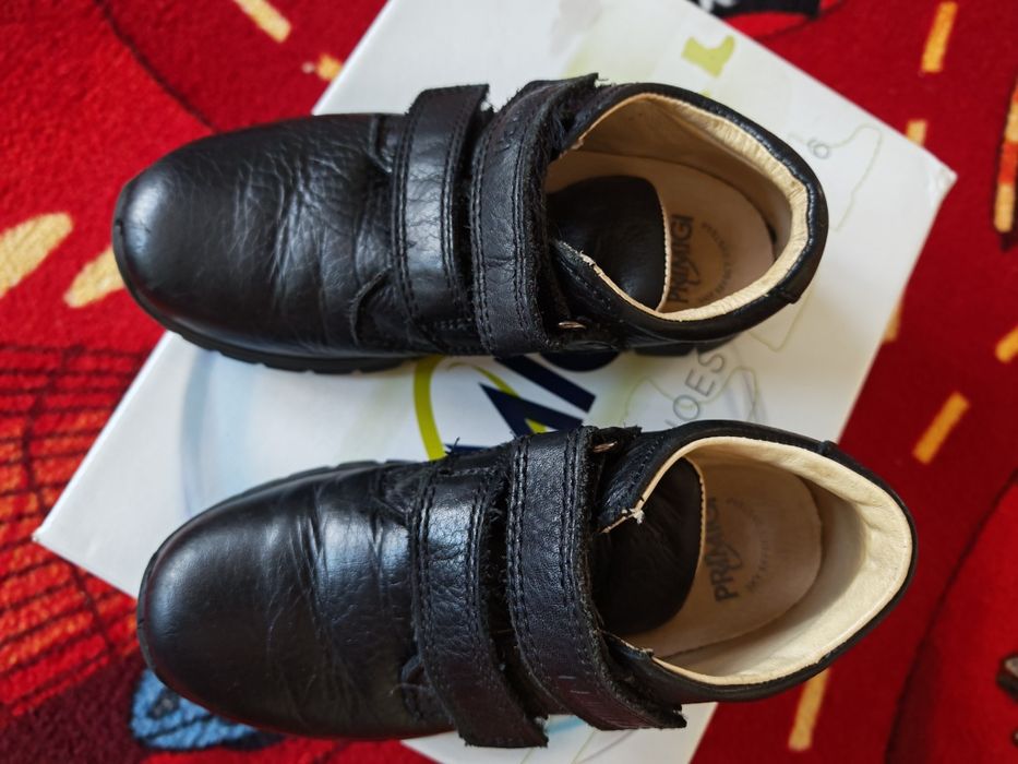 Pantofi de școală