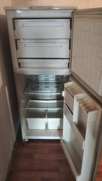 Продам холодильник