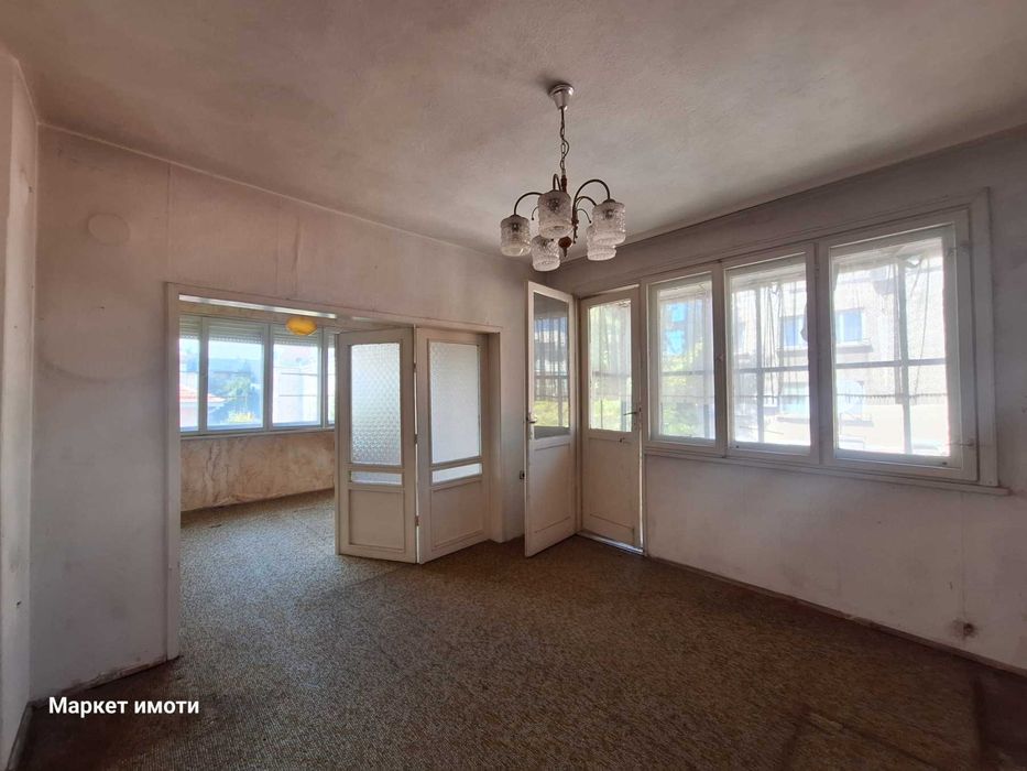 Четири стаи с бокс в идеален център