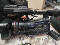 Продается комплект видеокамера Canon, штатив, микрофон и сумки