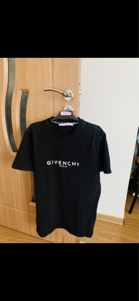 Tricou givenchy mărimea S