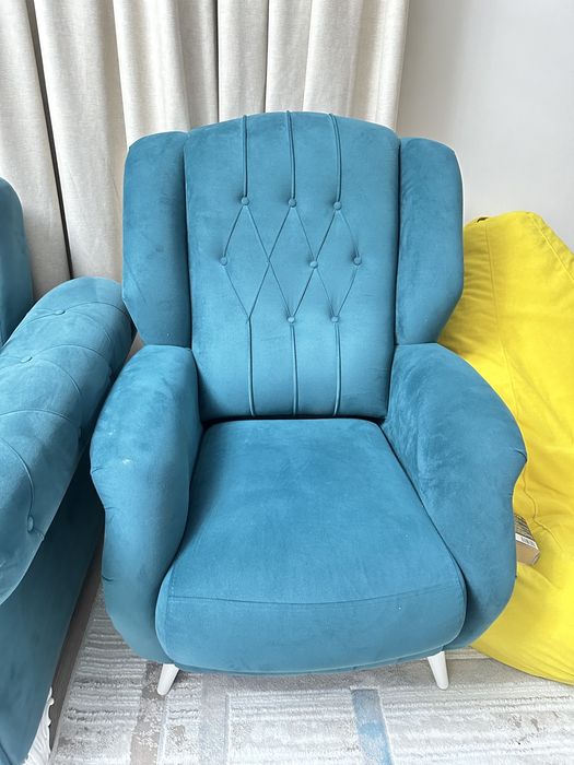 Диван и два кресла