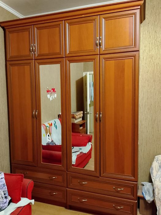 Мебель для спальни б/у, в хорошем состоянии