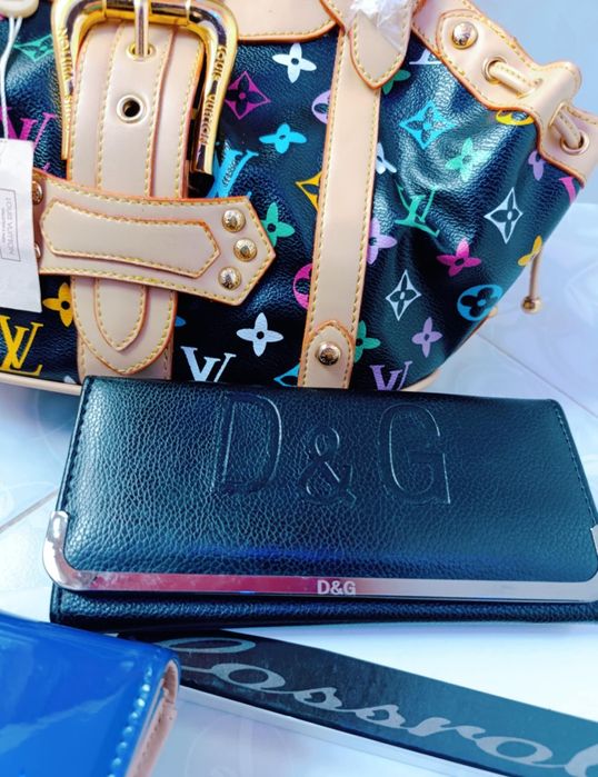 Стилен дамски портфейл D&G