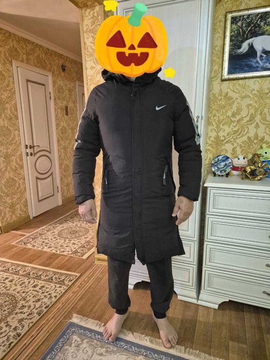 Продам зимние куртки