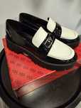 Pantofi noi Guess