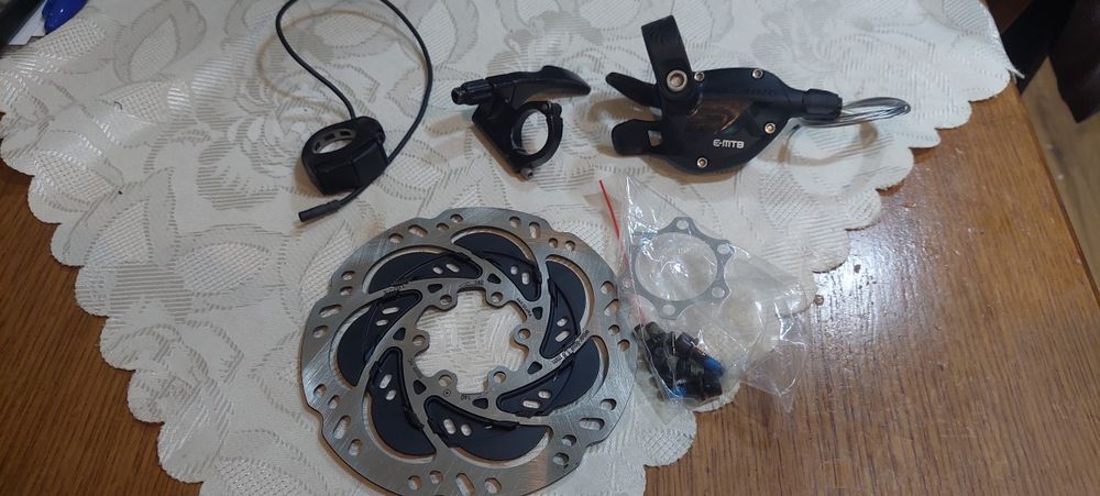 Maneta SX 12 vit.disc Magura 140 si maneta droper