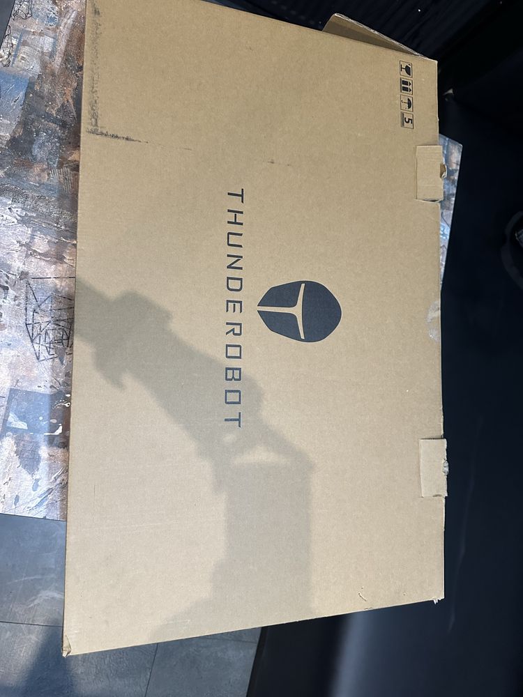 Продам монитор ThundeRobot