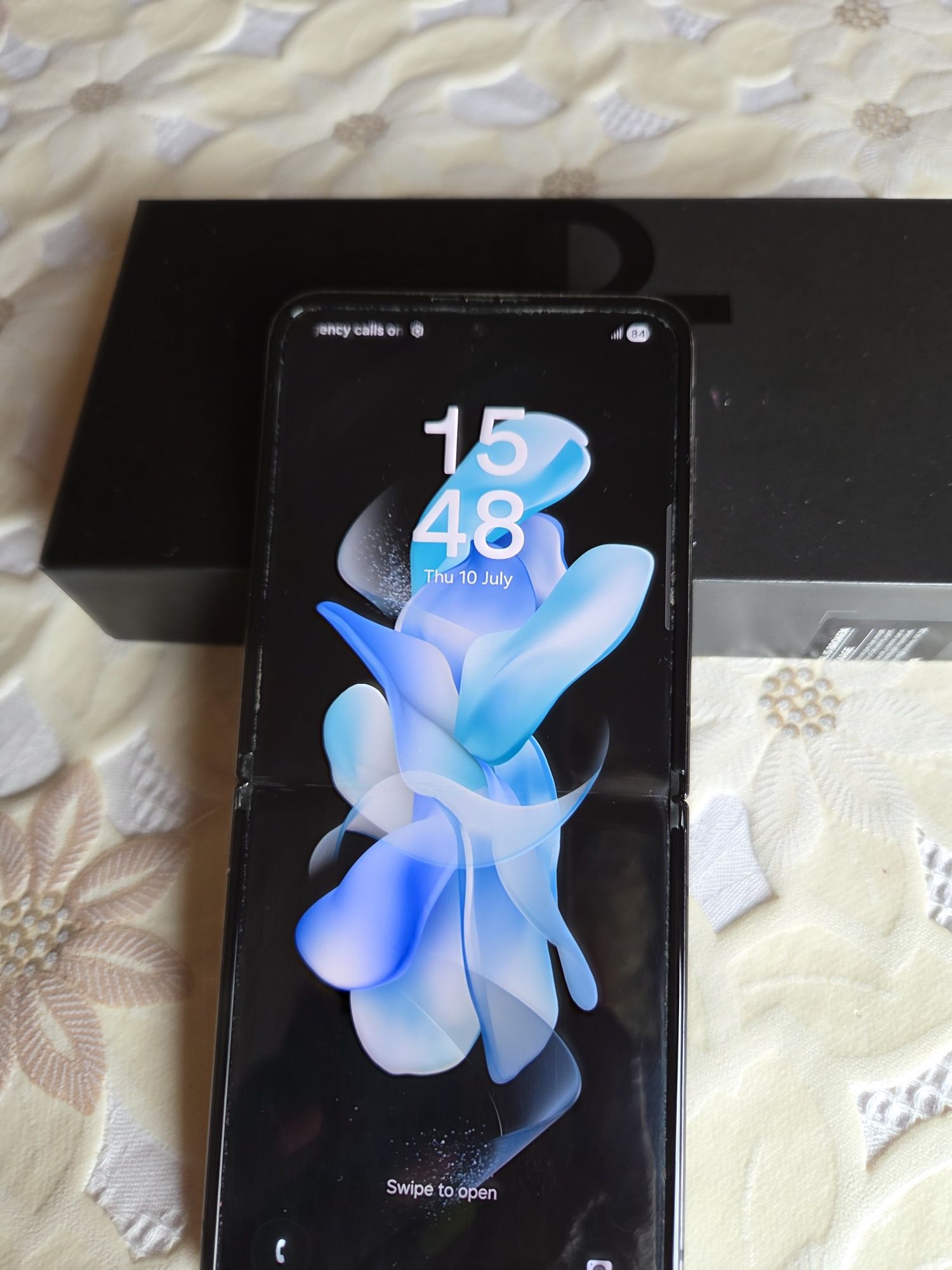 Samsung GalaxyZ Flip4