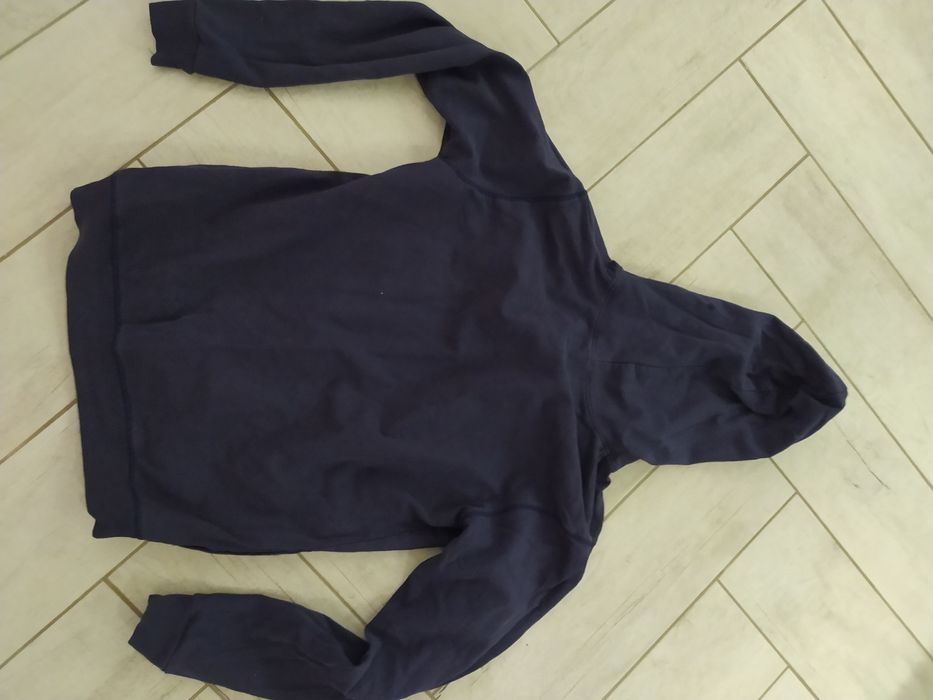 Суичър за тийнейджър, 13-14 год, 5 лв.