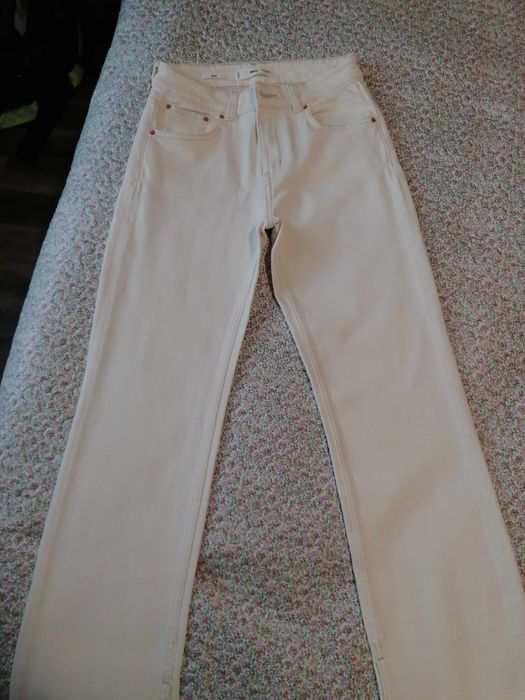 Разкроени дънки в цвят екрю Mango, 34 размер