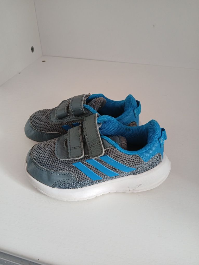 Маратонки adidas 25 номер