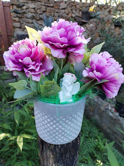 Aranjamente florale și coronite pentru 1 noiembrie