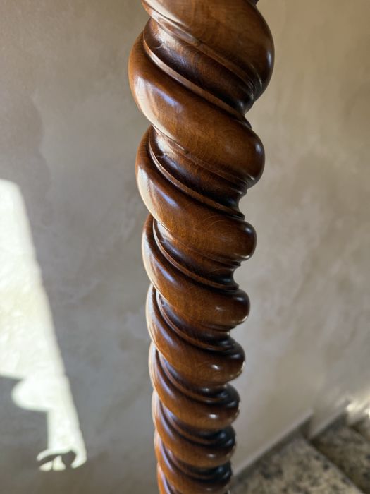 Cuier din lemn masiv