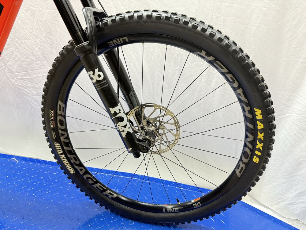 Trek Slash 9.8 Carbon