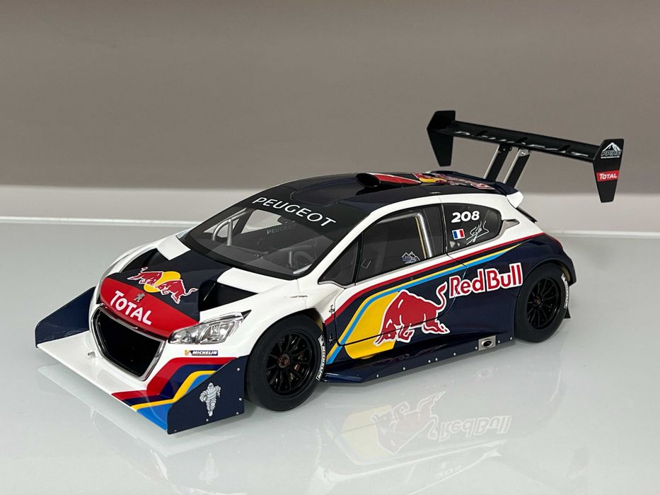 Macheta Auto 1/18 Autoart Peugeot 208 T16 Pikes Peak Loeb