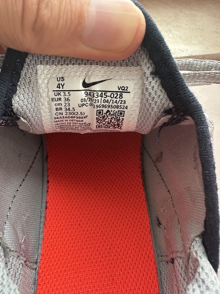 Продавам два чифта маратонки nike airmax 270-  35 1/2 и 36 номер
