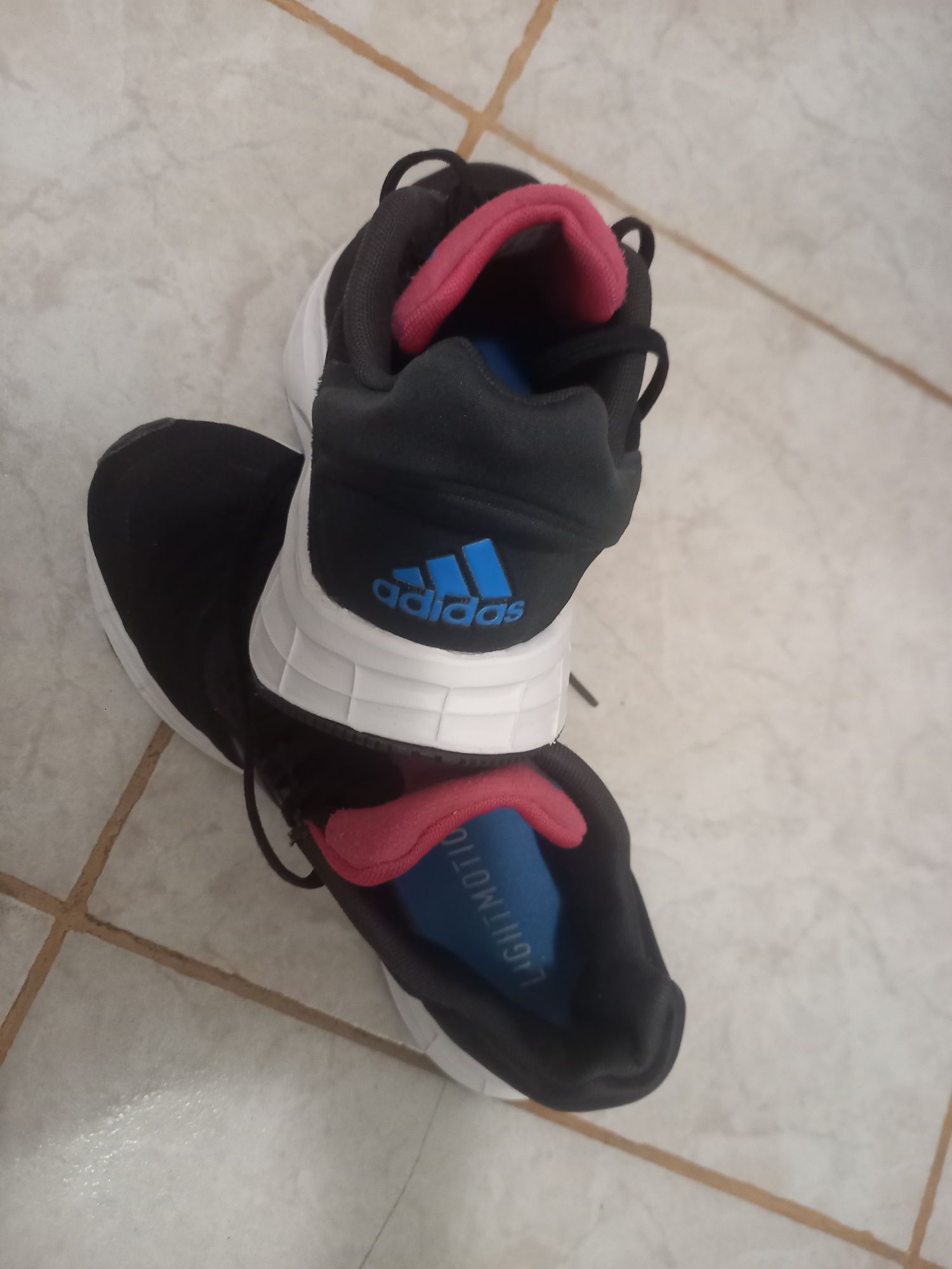 Adidasi adidas 37