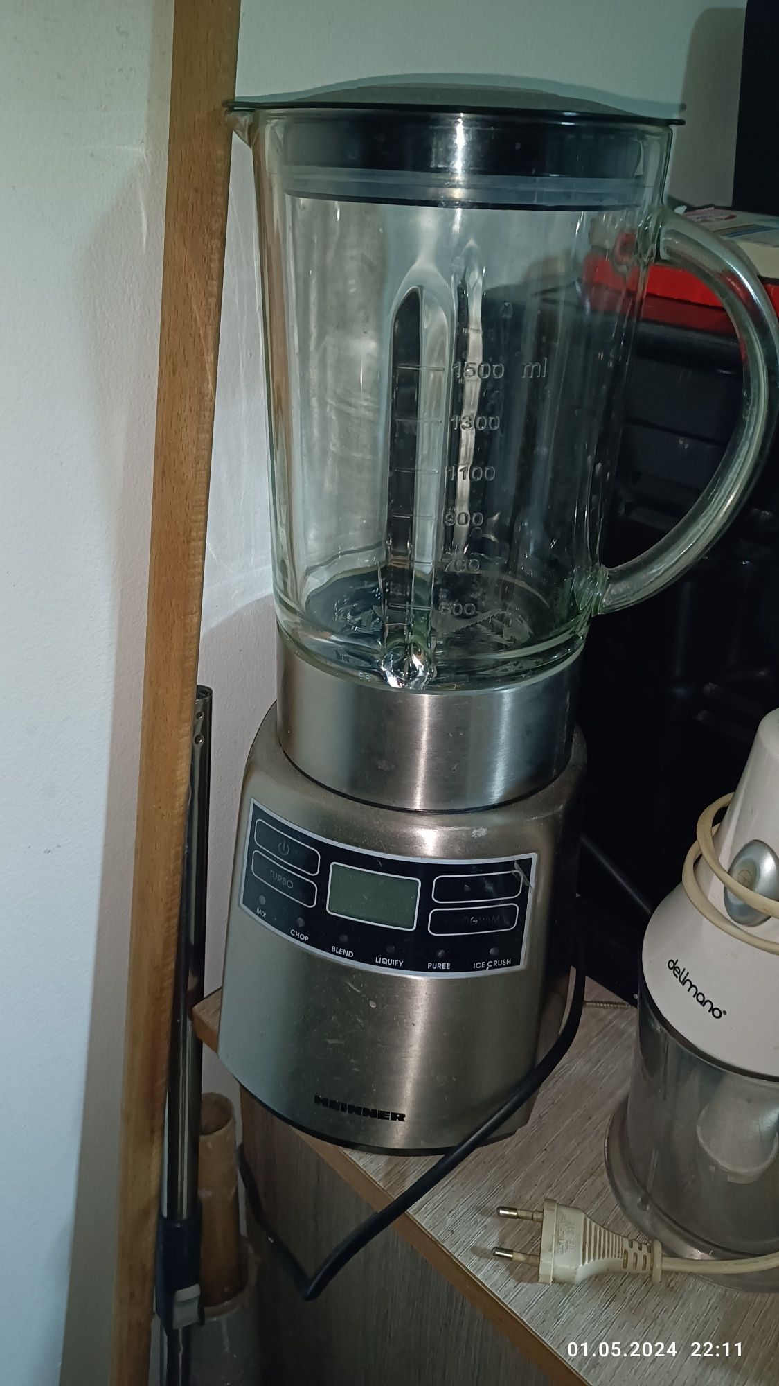 Vând Blender 1000 W Heinner