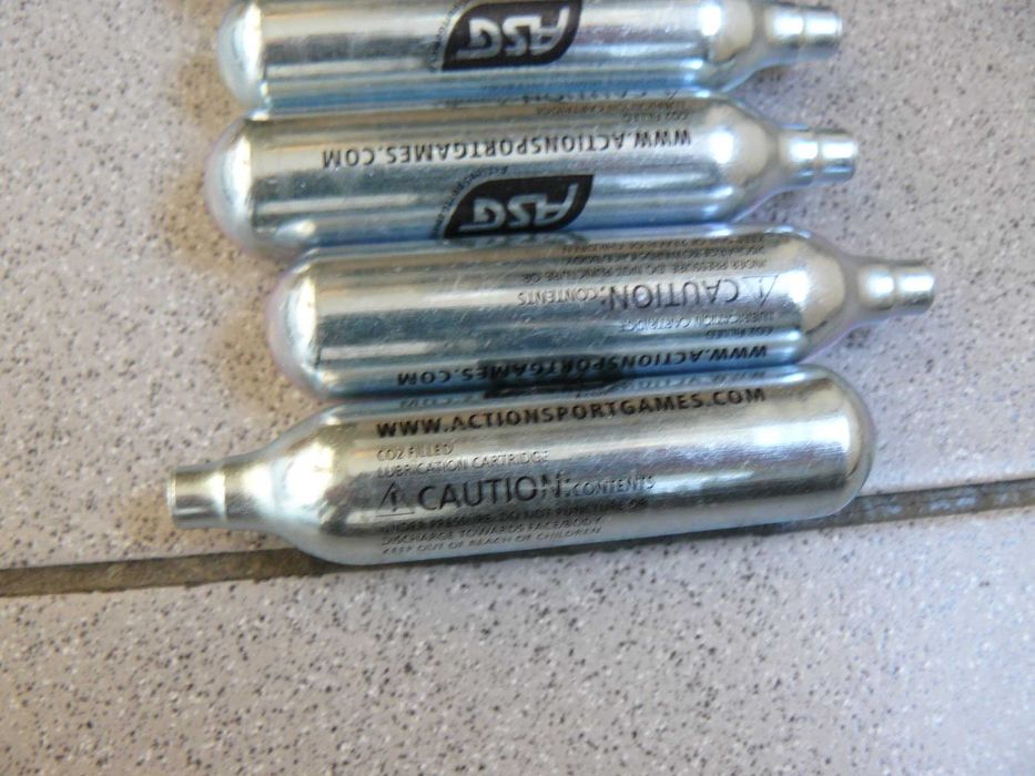 2 Capsule CO2 Mentenanta Arme,Cu Ulei Siliconic ULTRAIR ASG Denmark
