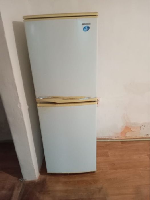 Продам холодильник 30000
