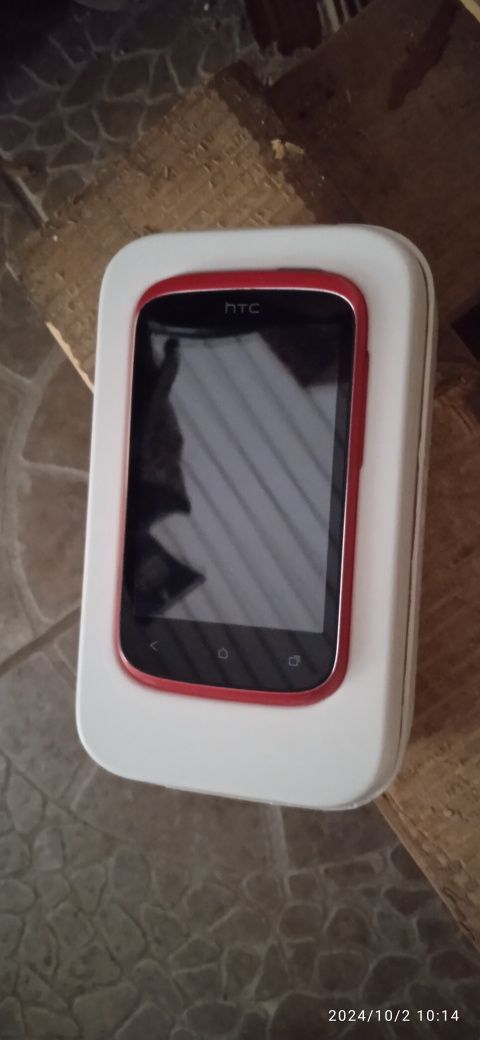 Продам смартфон HTC Desire C