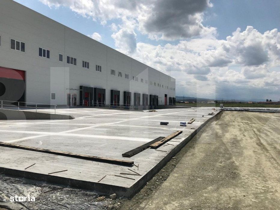 Hala moderna, aproape de aeroport, 3000 mp