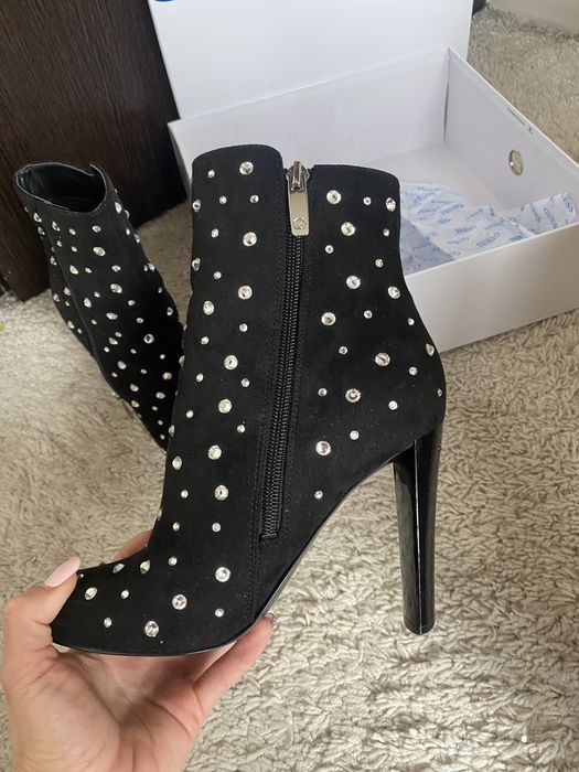 Оригинални боти Guess