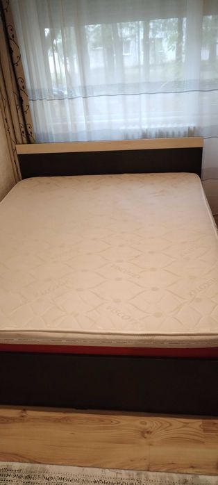 Pat matrimonial în stare buna