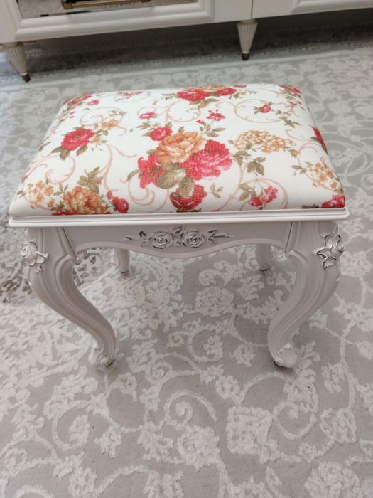 Продам банкетку табурет