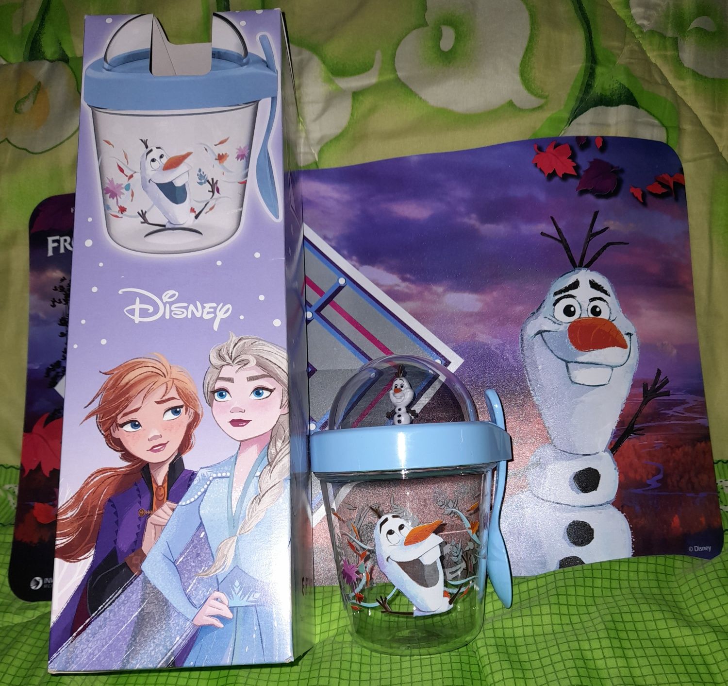 Set Disney sticluță + cutie alimente, noi nouțe