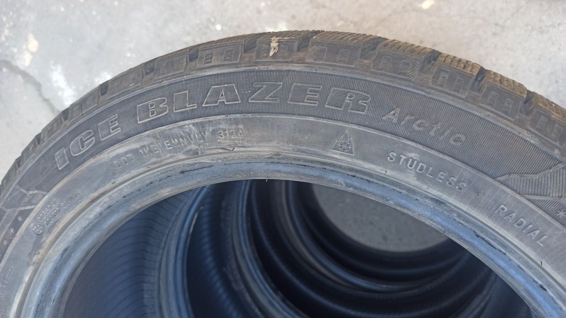 Автошины зимние 245/45/R18