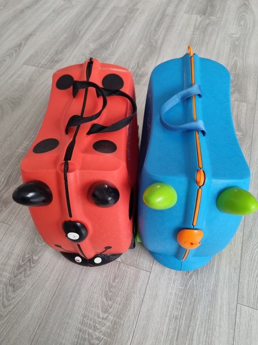 Vand 2x valize Trunky