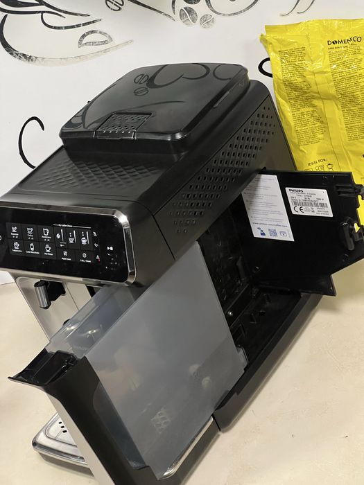 Кафемашина кафе автомат Philips EP3246 с гаранция