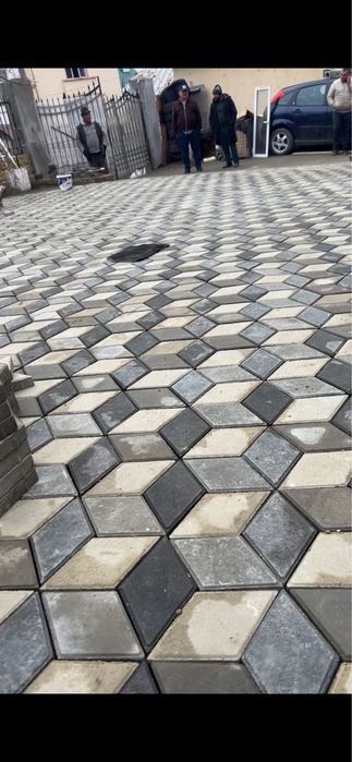 Executam lucrari pavaj