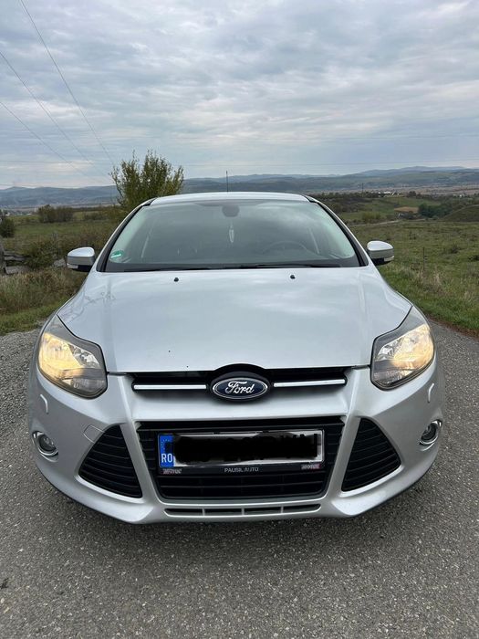 Vând ford focus 2013
