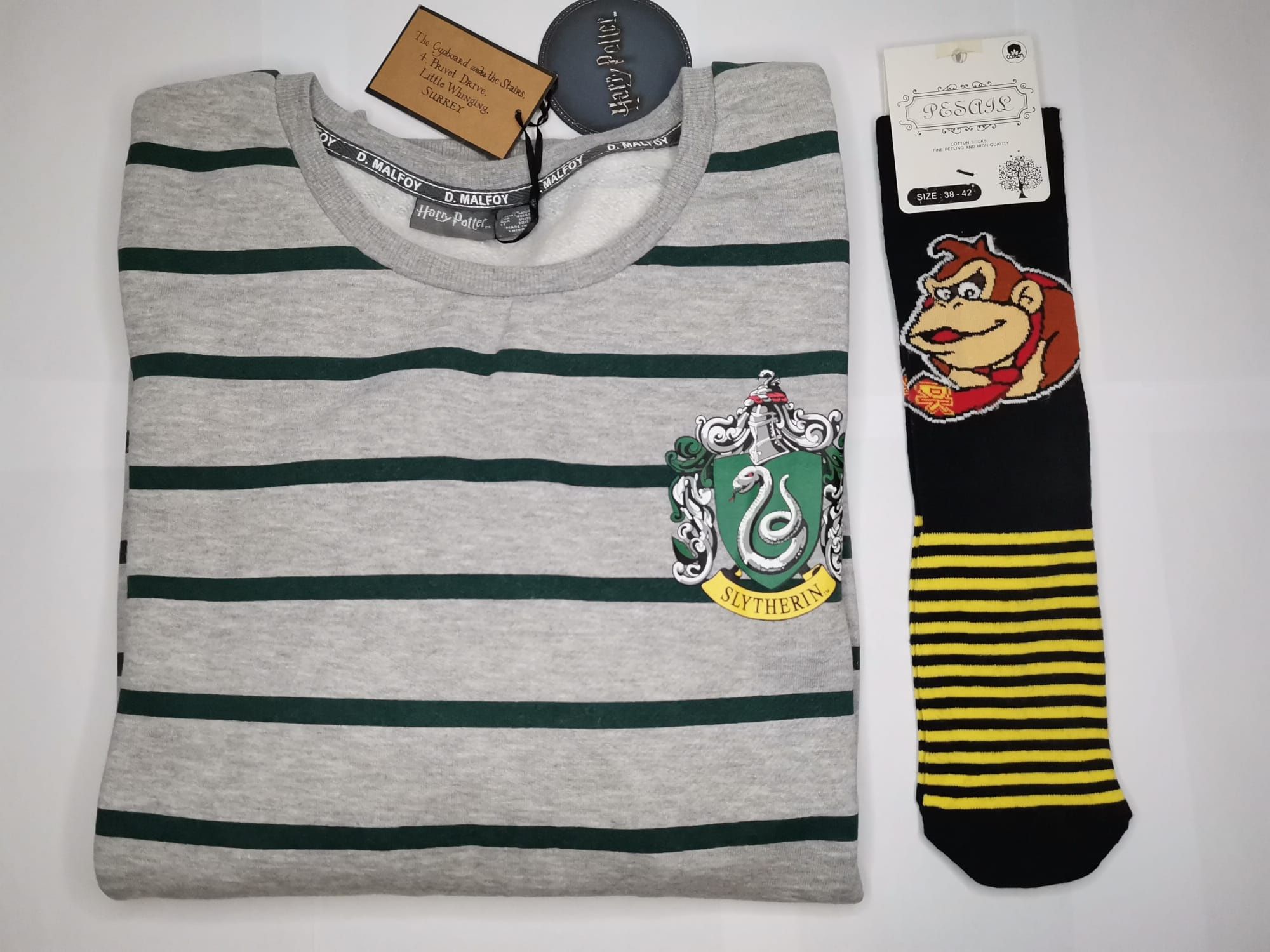 Bluza Harry Potter Slytherin, sosete Mario Donkey Kong DK Secret Santa